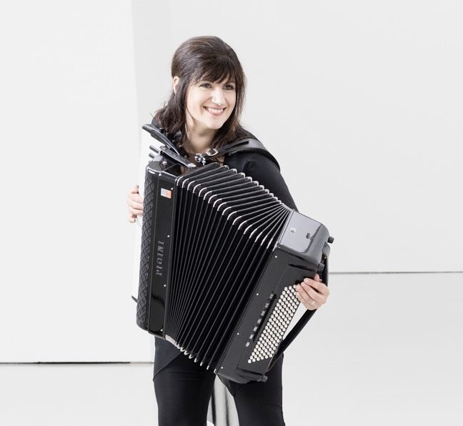 Akkordeon spielen lernen im Herbst – der perfekte Start&nbsp;🍁🎵